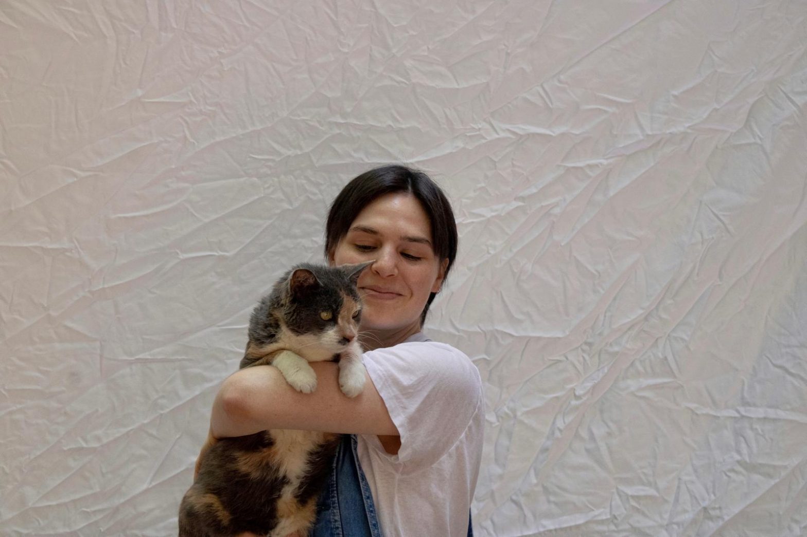 image of author Sophie Dungan holding cat